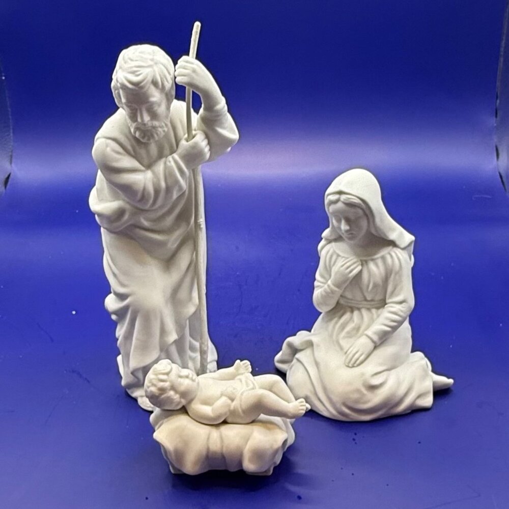 Vtg Avon Nativity Collectible Holy Family Porcelain Figurine Mary Jesus Joseph‎